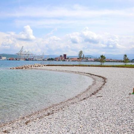 Aegida Beachfront Apartment Capodistria Esterno foto