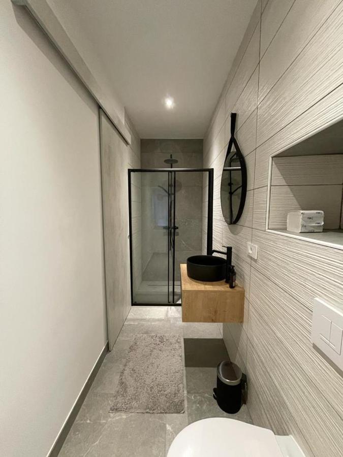 Aegida Beachfront Apartment Capodistria Esterno foto