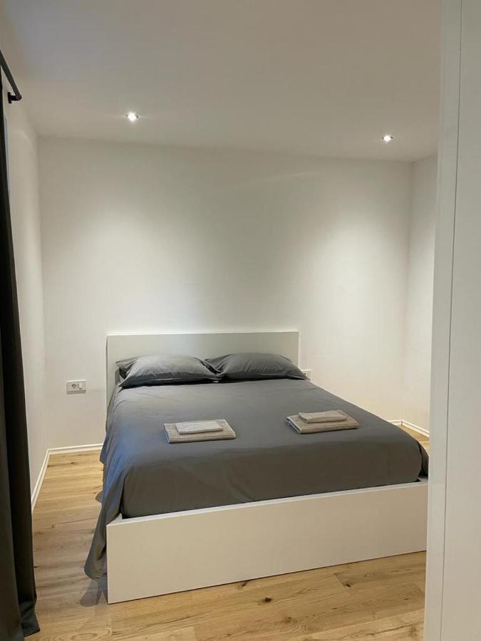Aegida Beachfront Apartment Capodistria Esterno foto